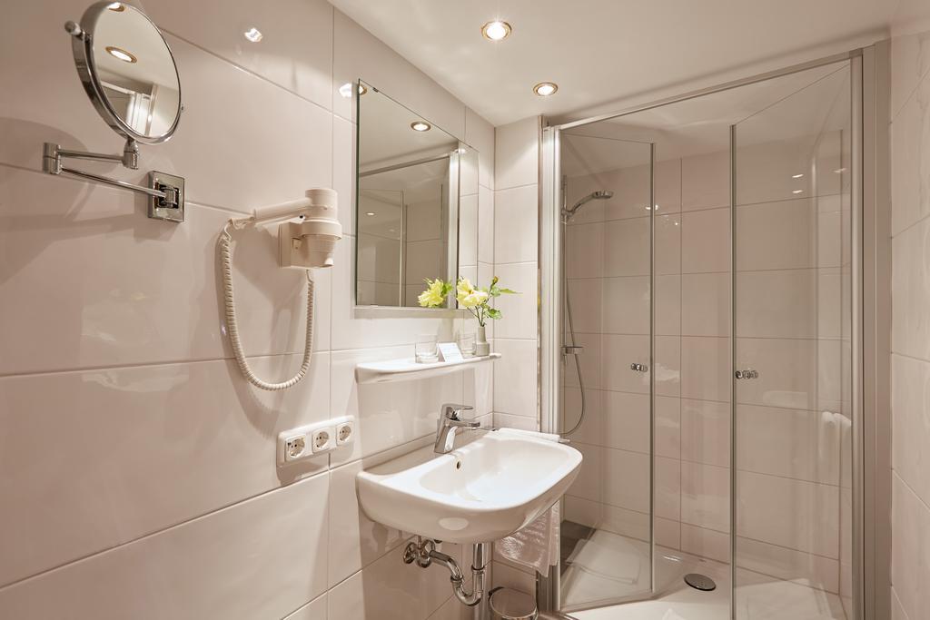 Hotel Edelweiss Garni Гармиш-Партенкирхен Экстерьер фото