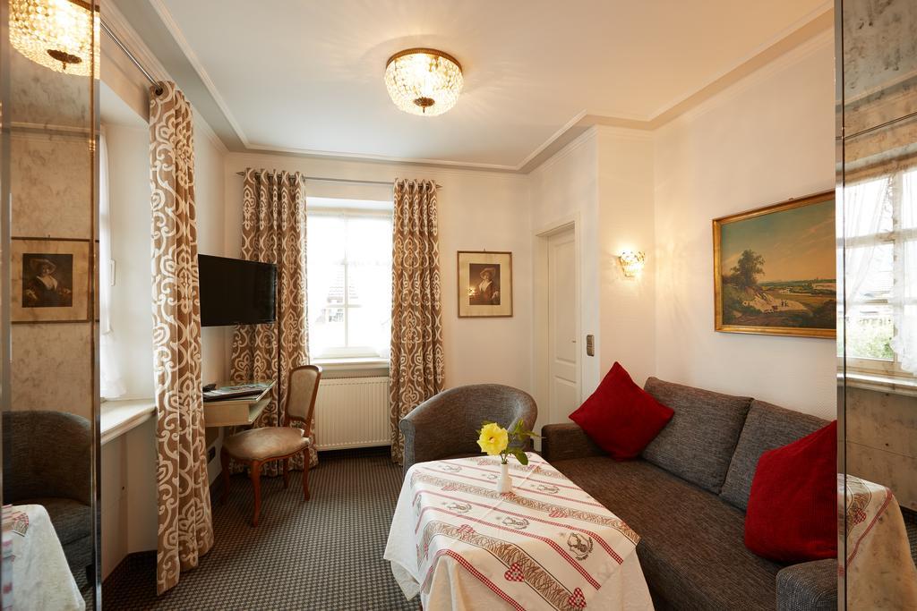 Hotel Edelweiss Garni Гармиш-Партенкирхен Экстерьер фото
