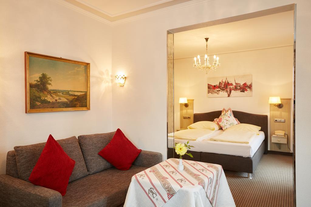 Hotel Edelweiss Garni Гармиш-Партенкирхен Экстерьер фото