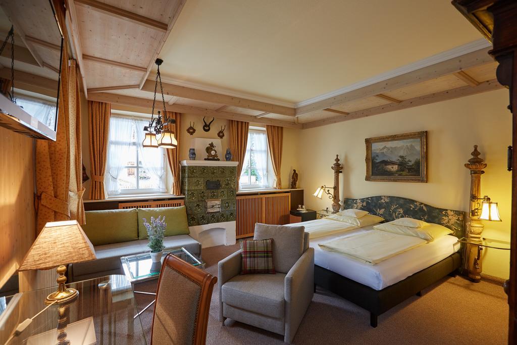 Hotel Edelweiss Garni Гармиш-Партенкирхен Экстерьер фото