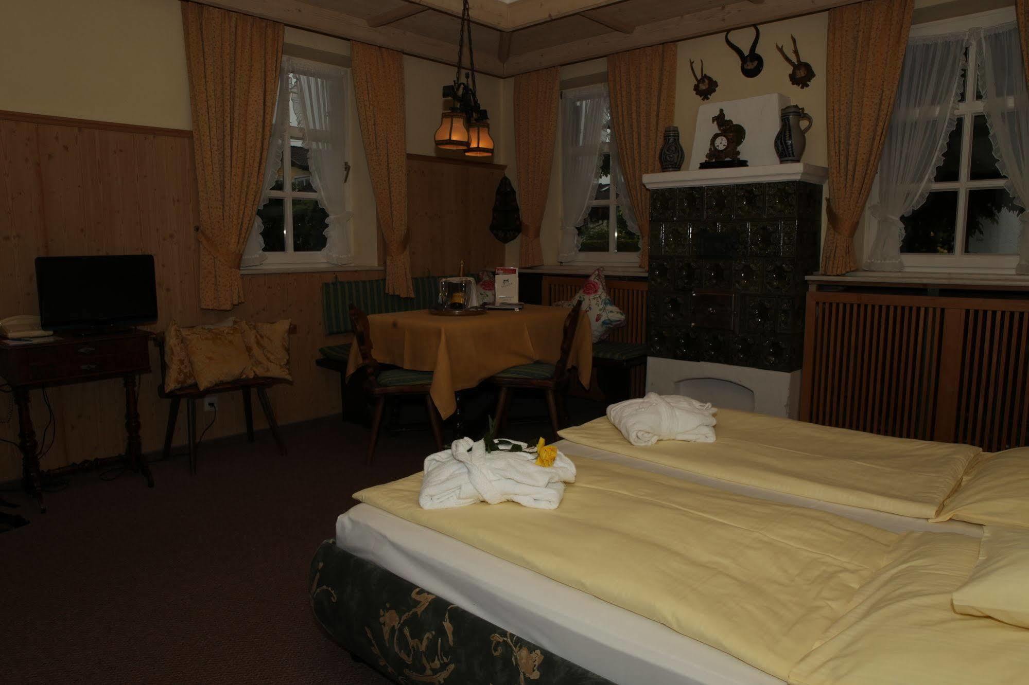 Hotel Edelweiss Garni Гармиш-Партенкирхен Экстерьер фото