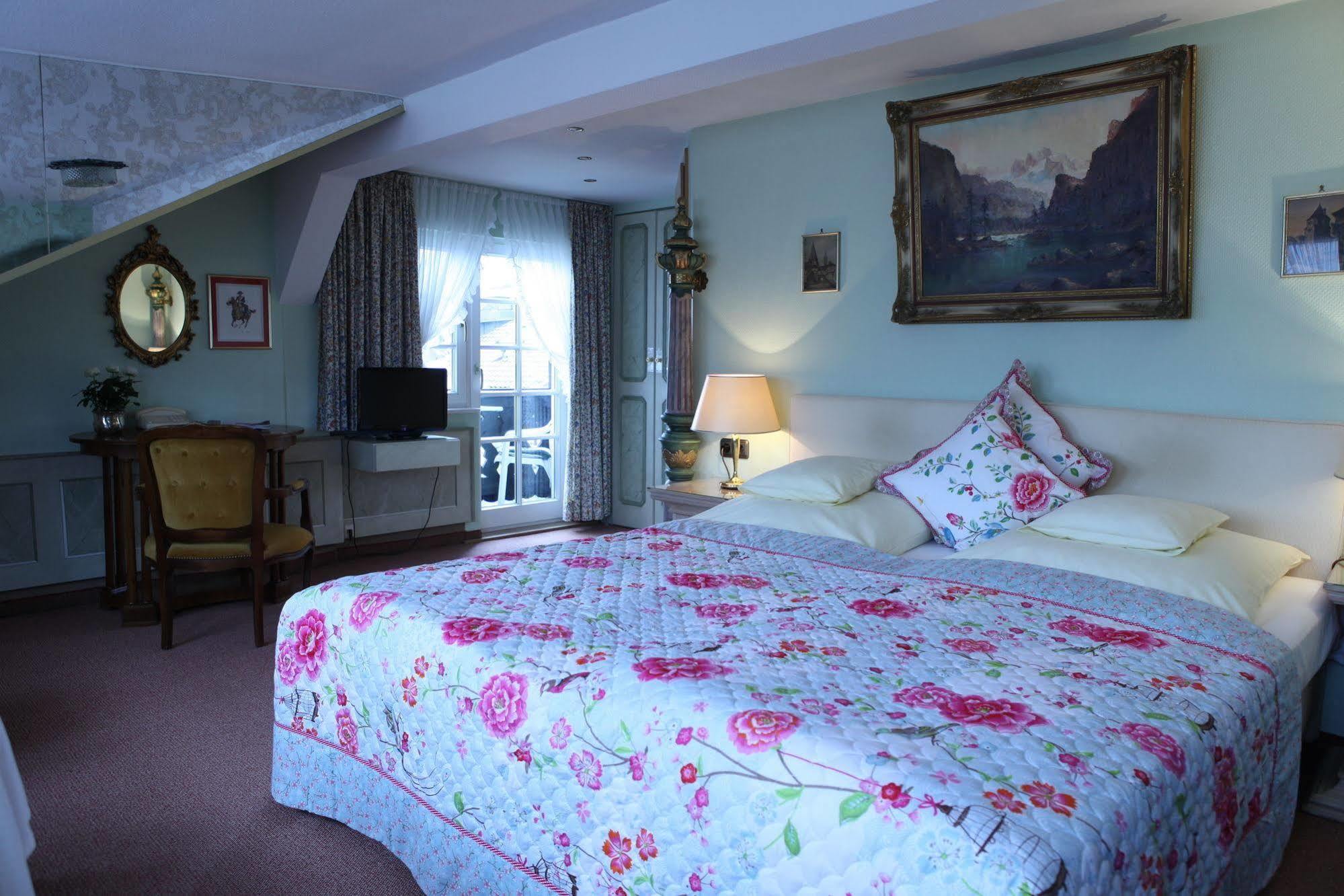 Hotel Edelweiss Garni Гармиш-Партенкирхен Экстерьер фото